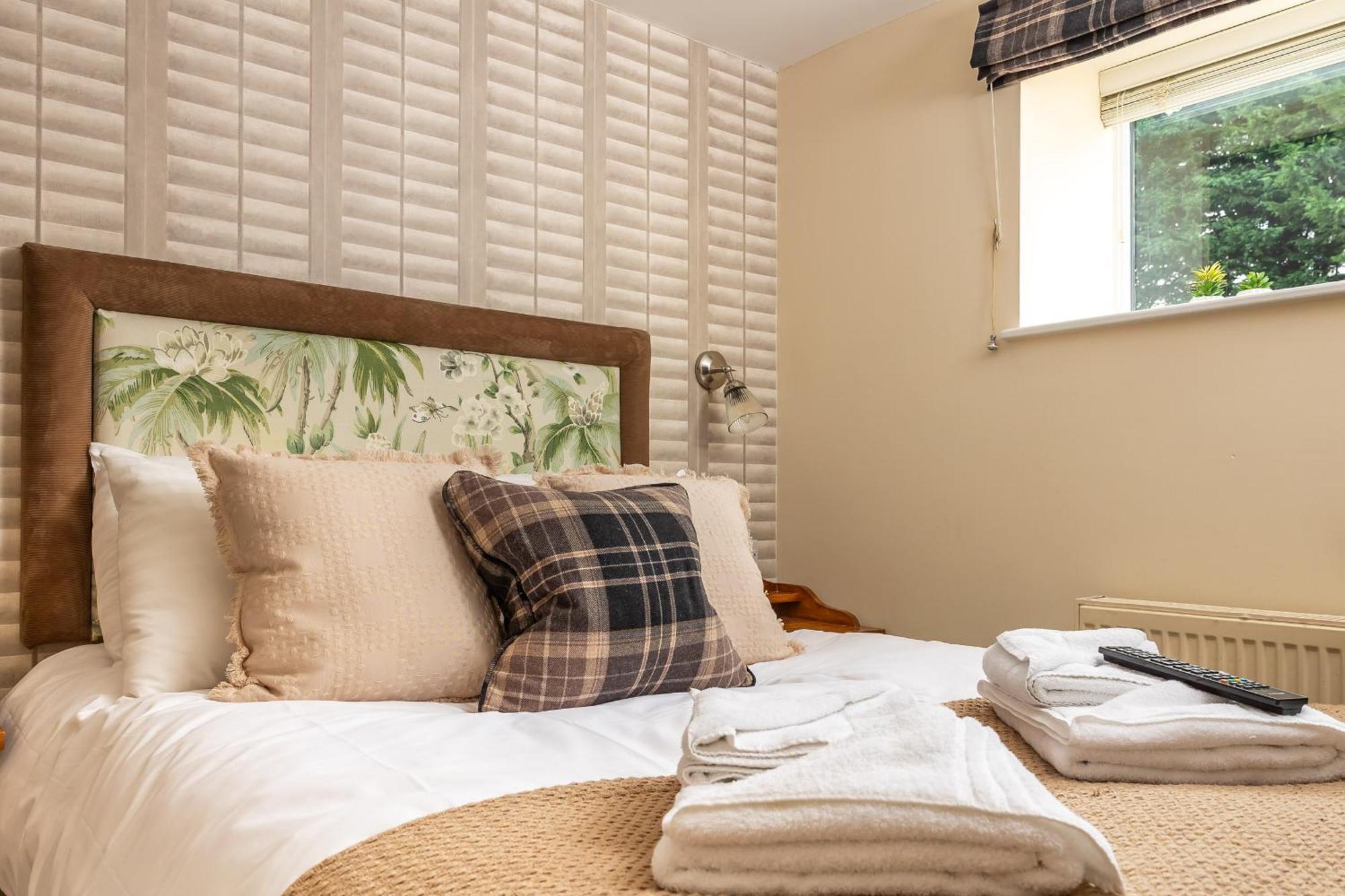 The Olde Coach House Inn Ashby Saint Ledgers Extérieur photo