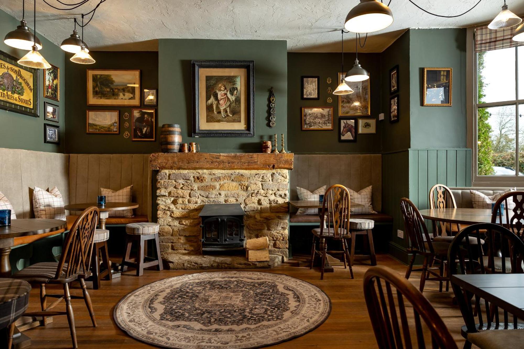 The Olde Coach House Inn Ashby Saint Ledgers Extérieur photo