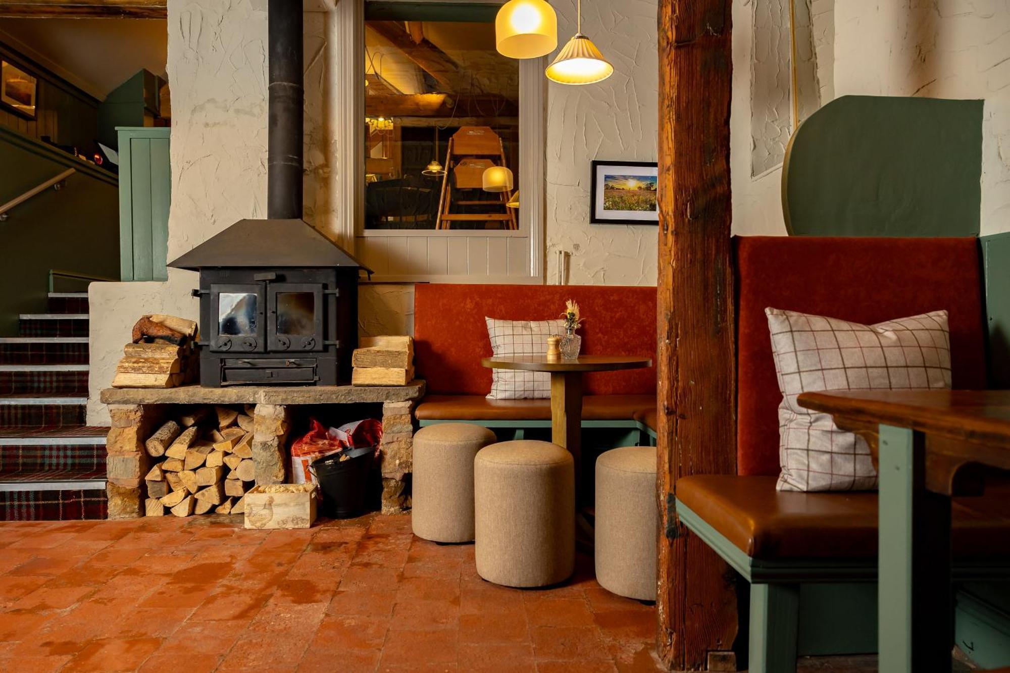 The Olde Coach House Inn Ashby Saint Ledgers Extérieur photo