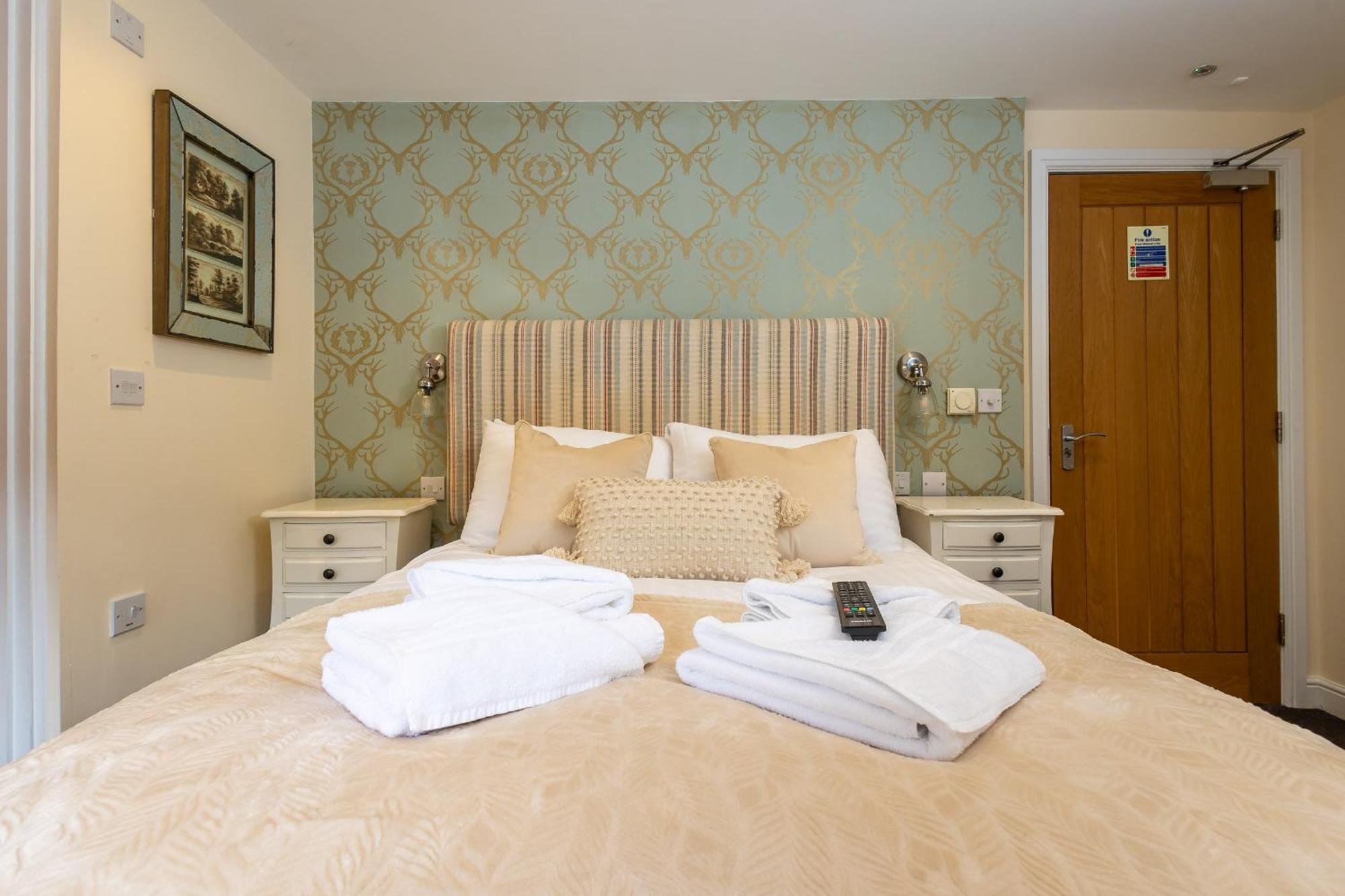 The Olde Coach House Inn Ashby Saint Ledgers Extérieur photo