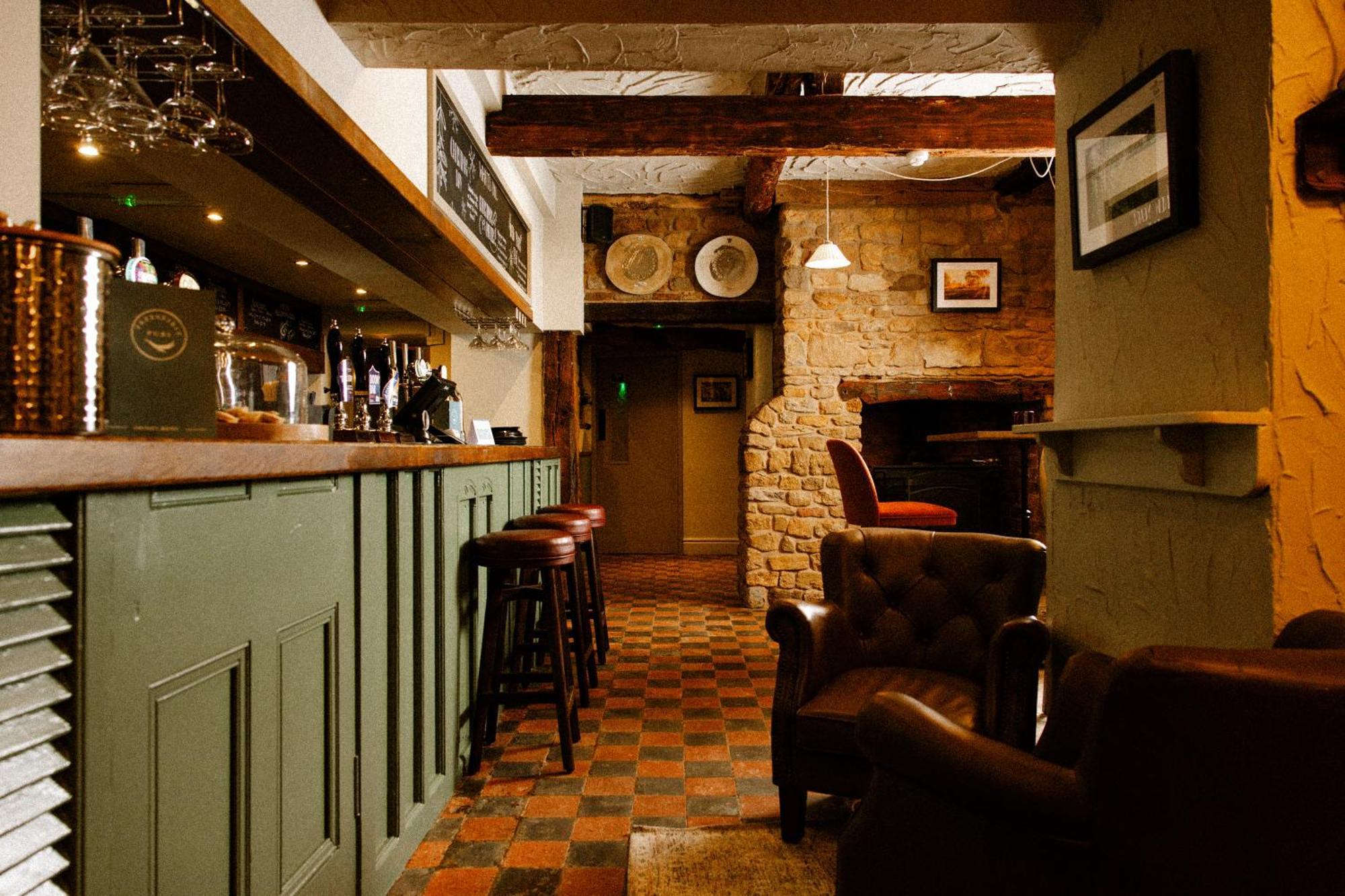 The Olde Coach House Inn Ashby Saint Ledgers Extérieur photo