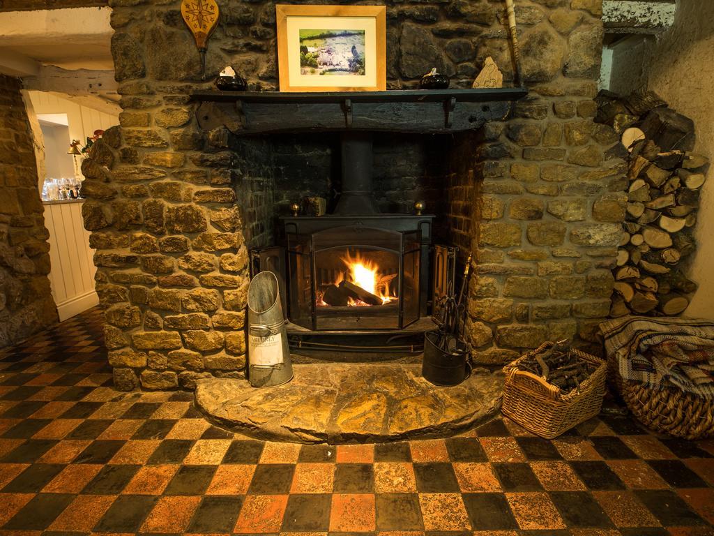 The Olde Coach House Inn Ashby Saint Ledgers Extérieur photo