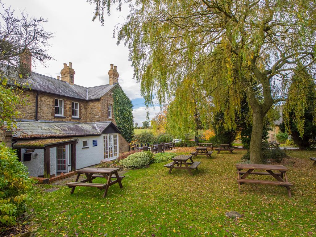 The Olde Coach House Inn Ashby Saint Ledgers Extérieur photo